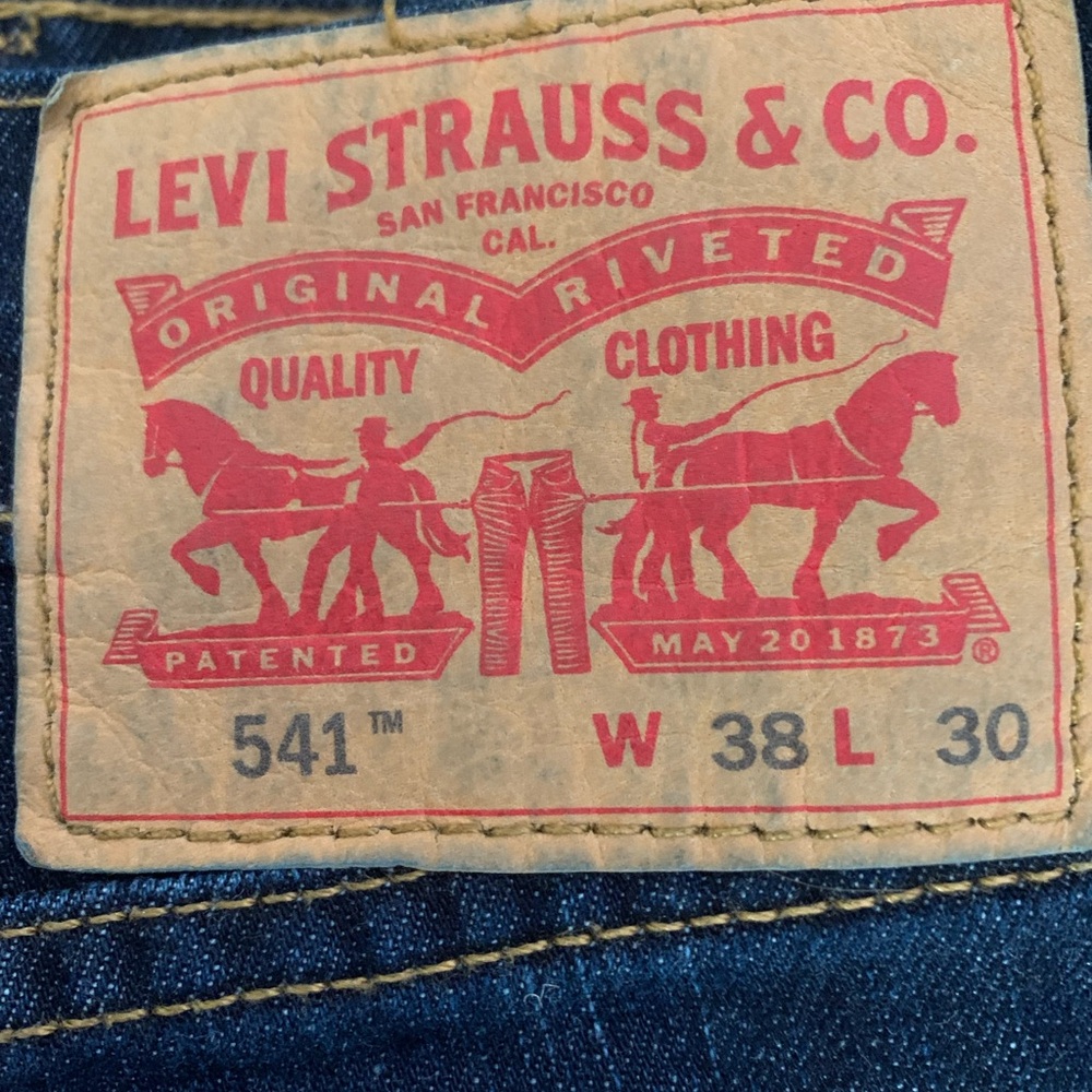 Levi's Men's Dark Blue Relaxed Jeans